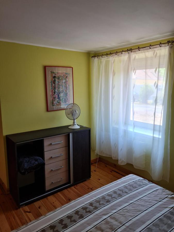 Anna Bella Apartman Gyula Bagian luar foto