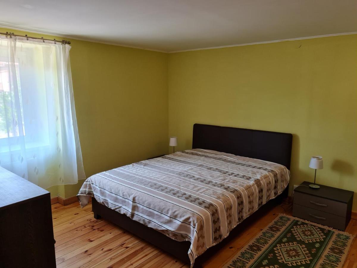 Anna Bella Apartman Gyula Bagian luar foto