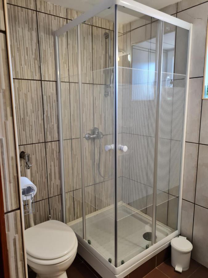 Anna Bella Apartman Gyula Bagian luar foto