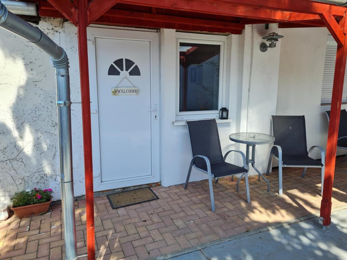 Anna Bella Apartman Gyula Bagian luar foto